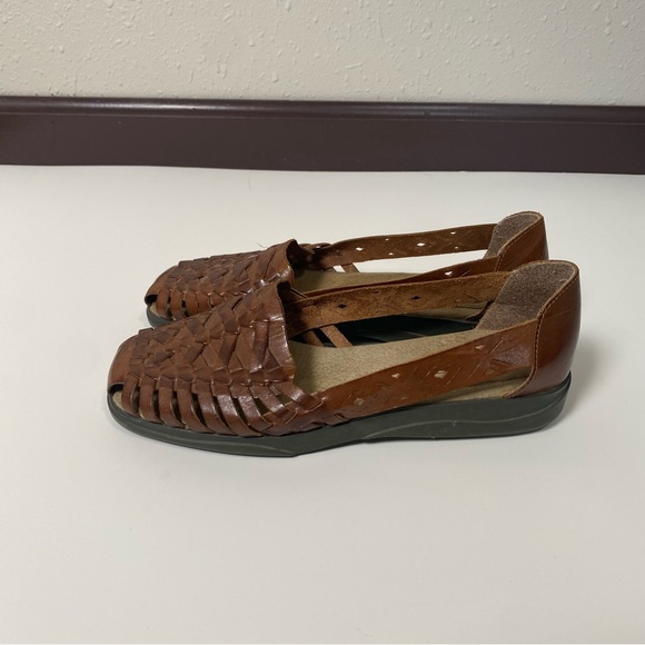 Faded Glory Brown Women Sandals - Picture 7 of 15